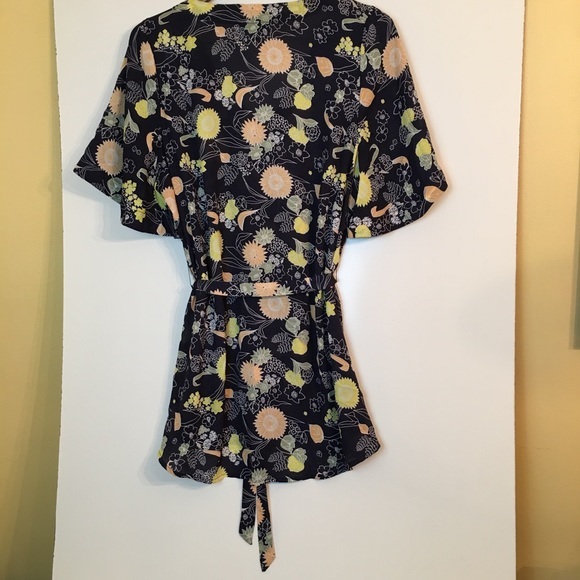 ModCloth Blue Floral With the Breeze VNeck Top 1X - Picture 3 of 10